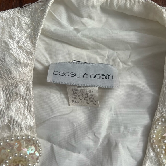 Vintage 1990s White/ Ivory Lace Bolero Jacket with Sequin Accents - Picture 3 of 4